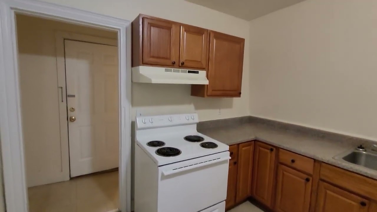 Downtown 1 BR 1 BA with very small BR 97 Third St #2