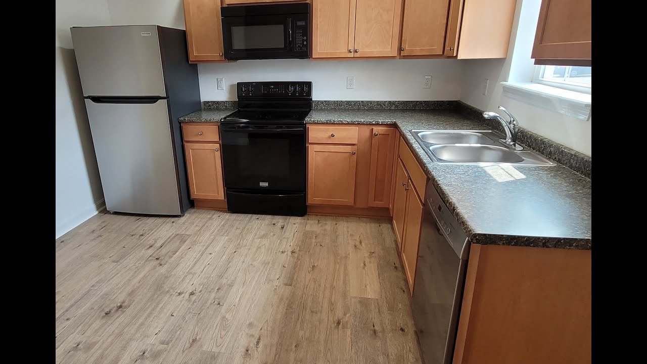 New Large 2 BR 2 BA Condo w/Basement - 112 #17 Meadow Ridge