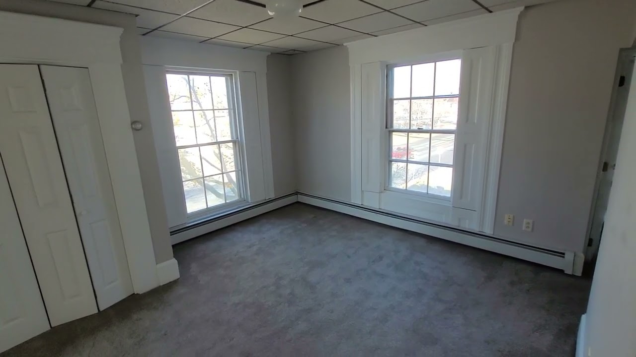 Immaculate 1 BR close to downtown - 241 State St apt 5 Bangor