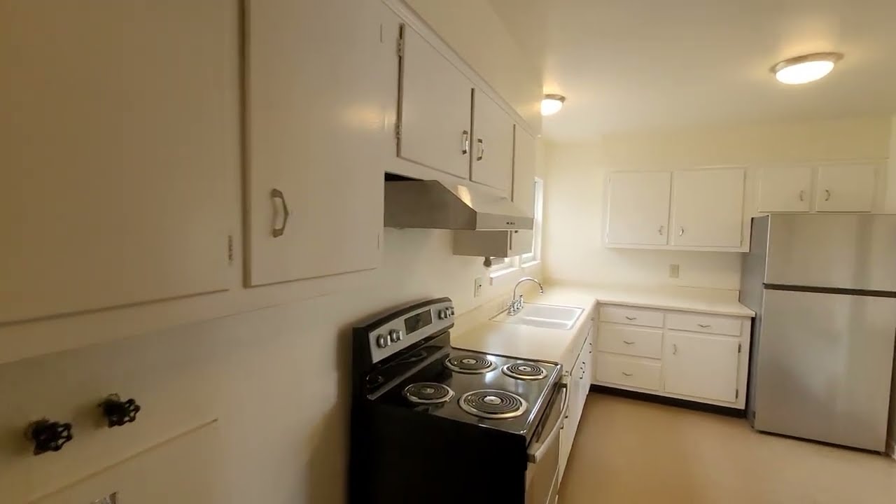 3 BR 1.5 BA Townhouse - 42 Mitchell St