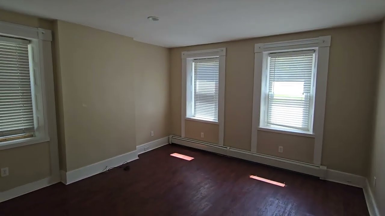 Modern & higher end Downtown 2 BR on 1st floor - 179 Court St apt 1 Bangor